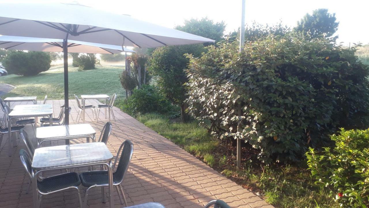 Hotel - Restaurant Du Lac - Agen Boe Exterior photo